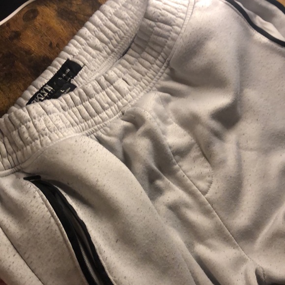 Jogger pants - Picture 2 of 2